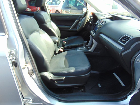 Subaru Forester 9 of 11