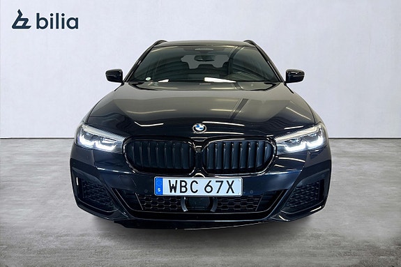 BMW 520d 2 of 5