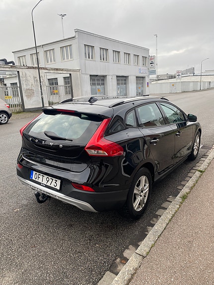 Volvo V40 Cross Country 3 of 5