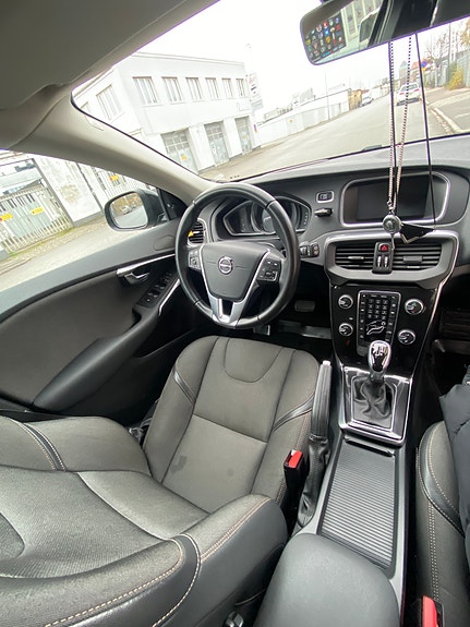 Volvo V40 Cross Country 9 of 17