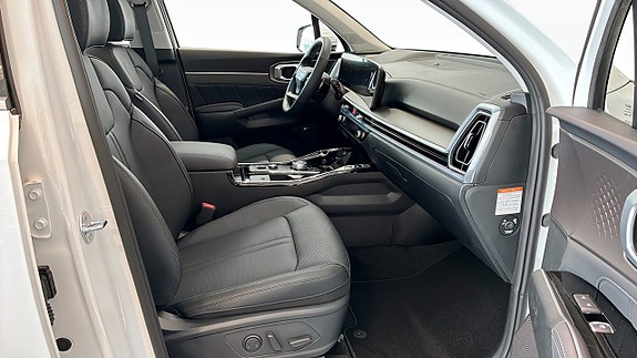 Kia Sorento 3 of 5