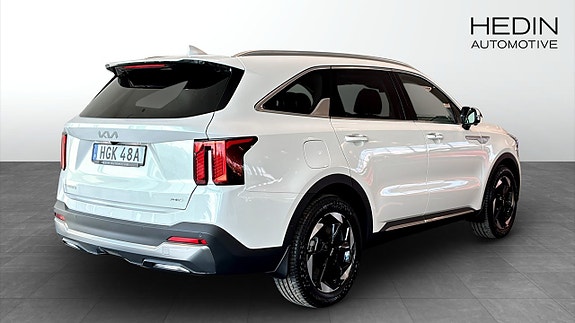 Kia Sorento 2 of 5