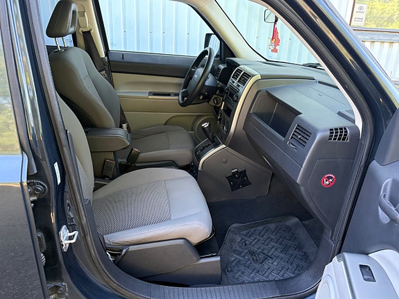 Jeep Patriot 12 of 16