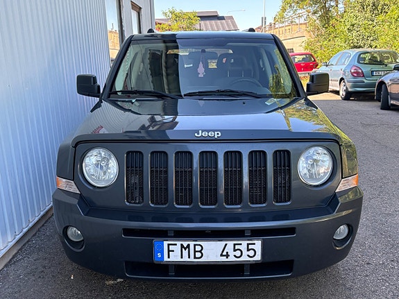 Jeep Patriot 3 of 5