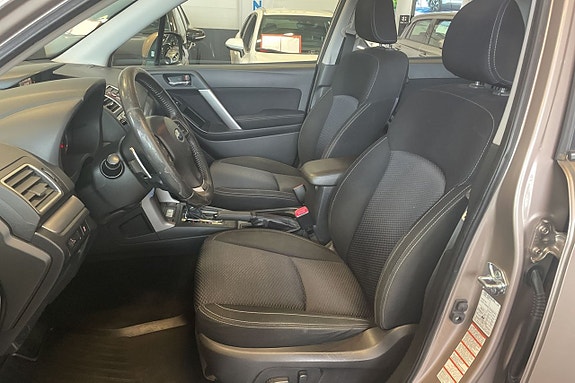Subaru Forester 9 of 16