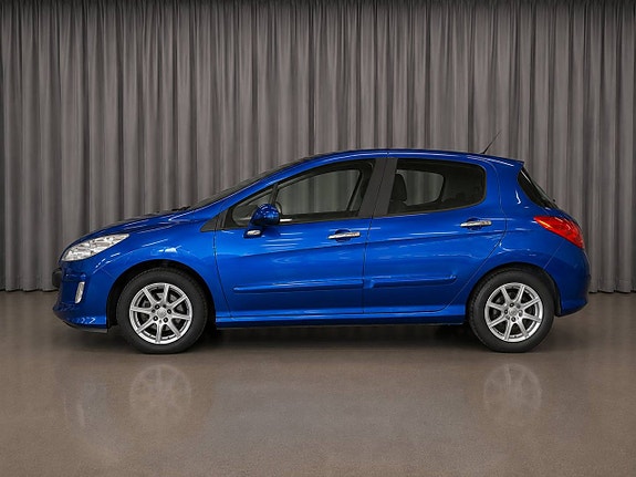 Peugeot 308 2 of 5