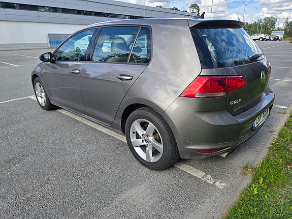 Volkswagen Golf VII 4 of 6