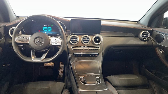 Mercedes-Benz GLC300 e 4 of 5