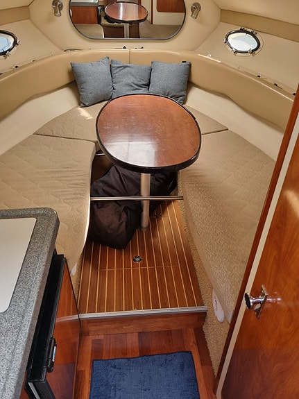 Larson 274 Cabrio Familjecruiser med stora uppdateringar 10 of 14