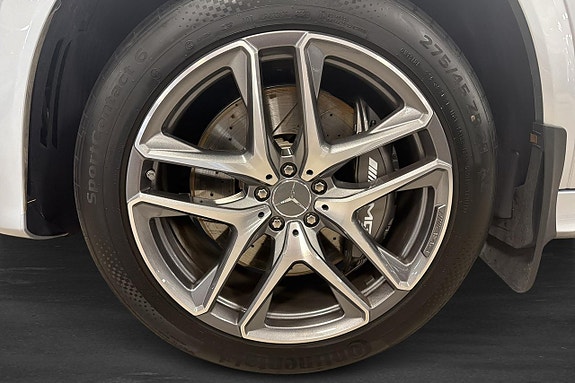 Mercedes-Benz GLE53 12 of 21