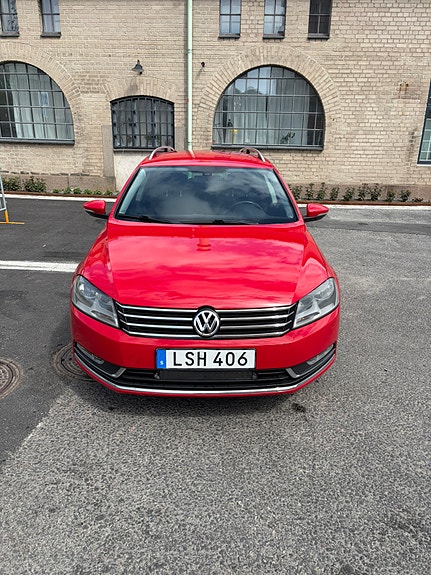 Volkswagen Passat 2 of 5
