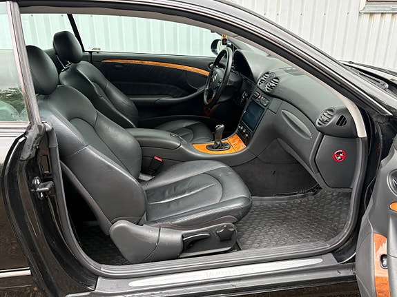 Mercedes-Benz CLK240 11 of 15