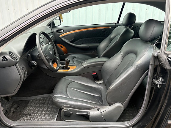 Mercedes-Benz CLK240 9 of 15