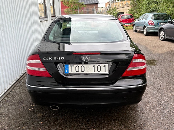 Mercedes-Benz CLK240 7 of 15