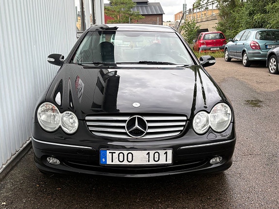 Mercedes-Benz CLK240 3 of 5