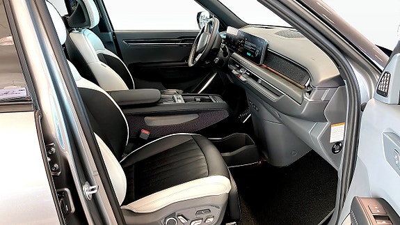 Kia EV9 12 of 15