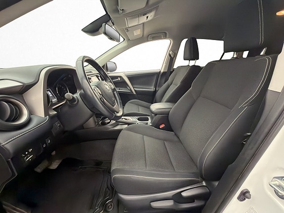 Toyota RAV4 11 of 30