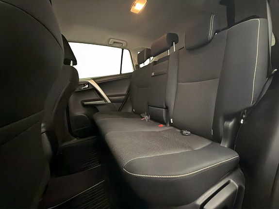 Toyota RAV4 13 of 30