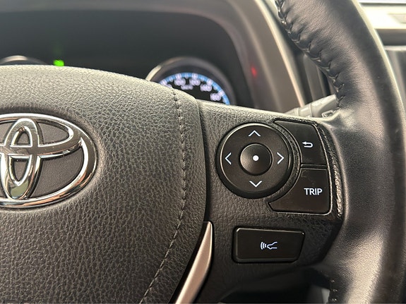 Toyota RAV4 17 of 30