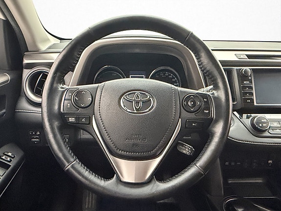 Toyota RAV4 10 of 30