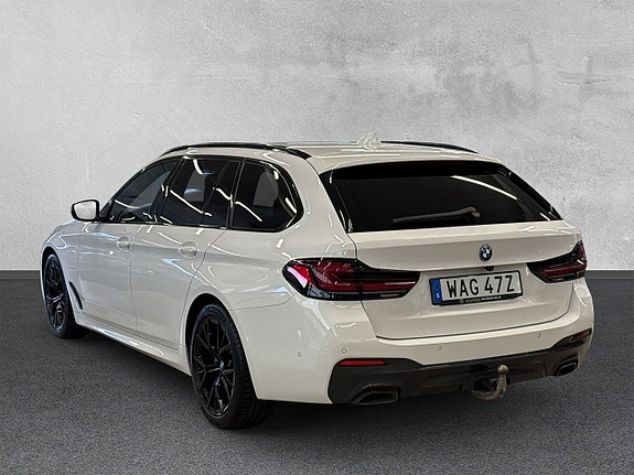 BMW 530e 3 of 5
