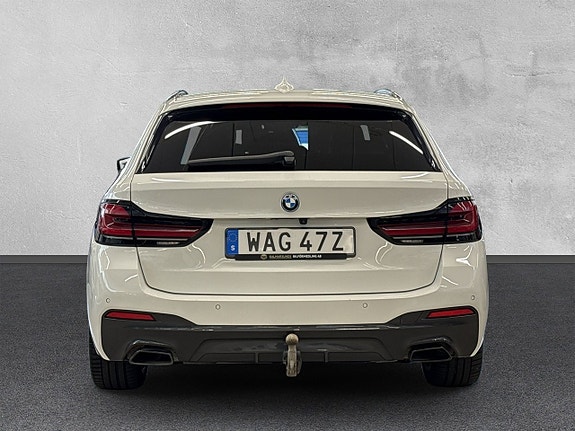 BMW 530e 4 of 5