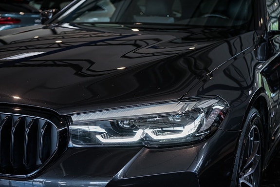 BMW 520d 4 of 5