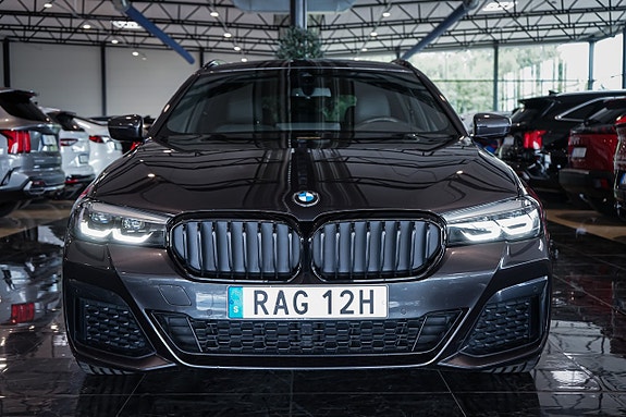 BMW 520d 2 of 5