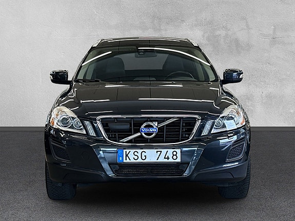 Volvo XC60 8 of 26