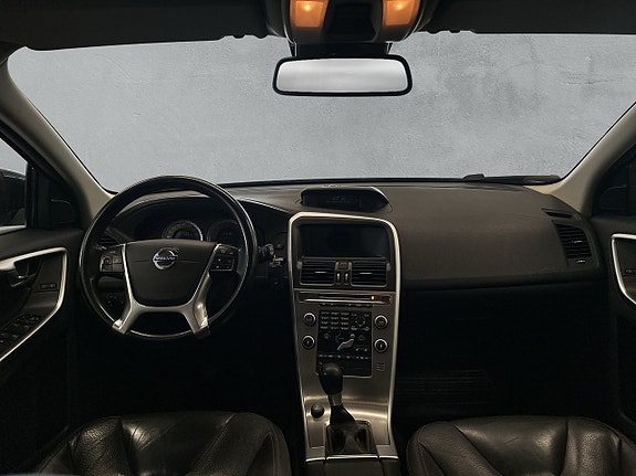Volvo XC60 12 of 26