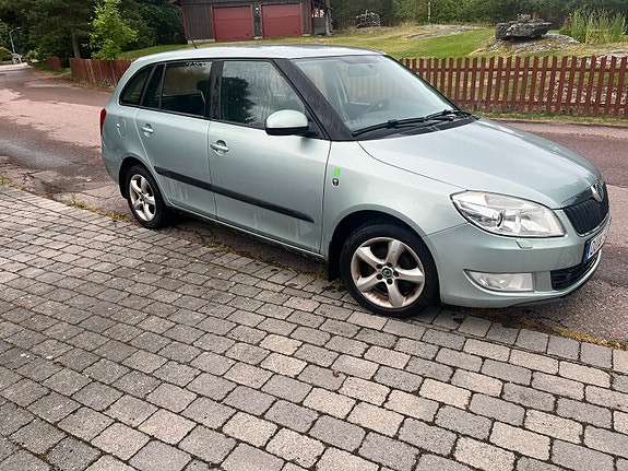 Skoda Fabia 2 of 5
