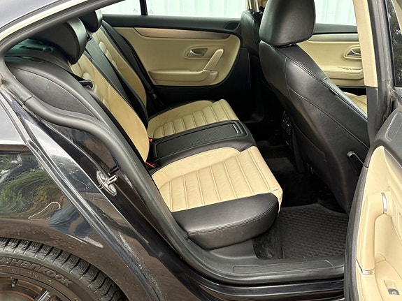 Volkswagen Passat CC 11 of 15