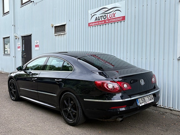 Volkswagen Passat CC 8 of 15