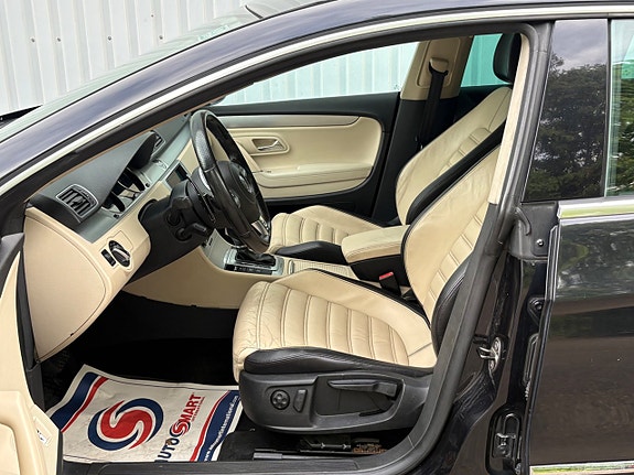Volkswagen Passat CC 9 of 15