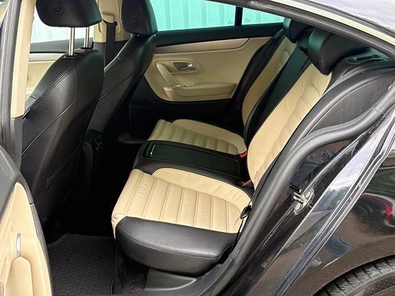 Volkswagen Passat CC 10 of 15