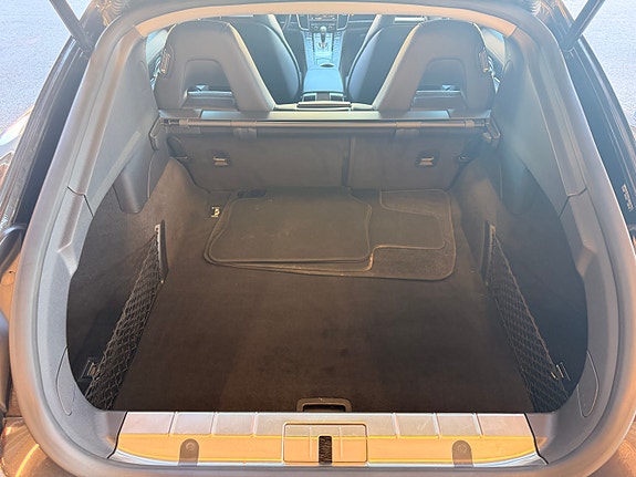 Porsche Panamera 4 16 of 19