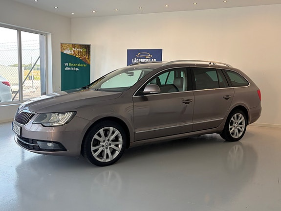Skoda Superb 2 of 5