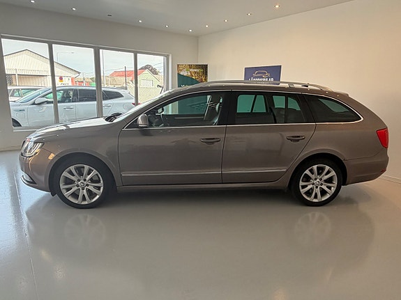 Skoda Superb 3 of 5