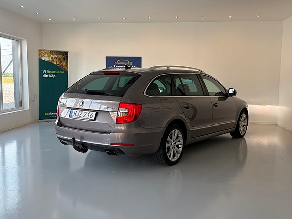 Skoda Superb 4 of 5
