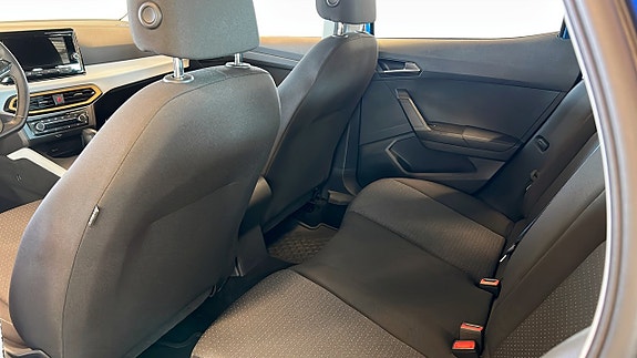 Seat Arona 11 of 13