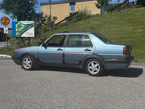 Volkswagen Jetta 3 of 5
