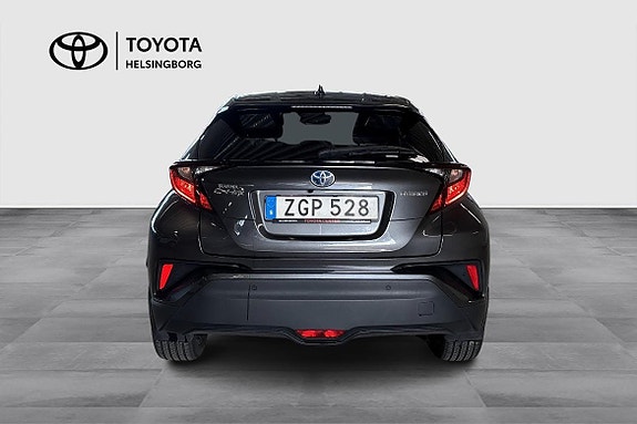 Toyota C-HR 7 of 11