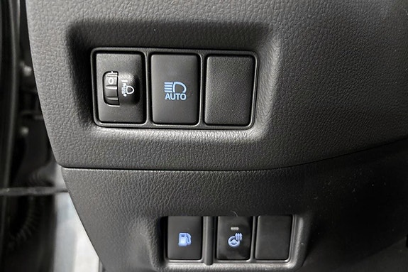 Toyota C-HR 2 of 11