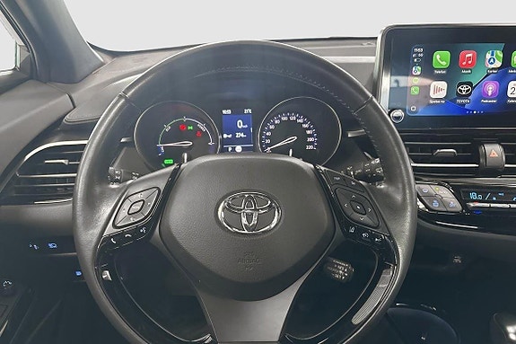 Toyota C-HR 3 of 11