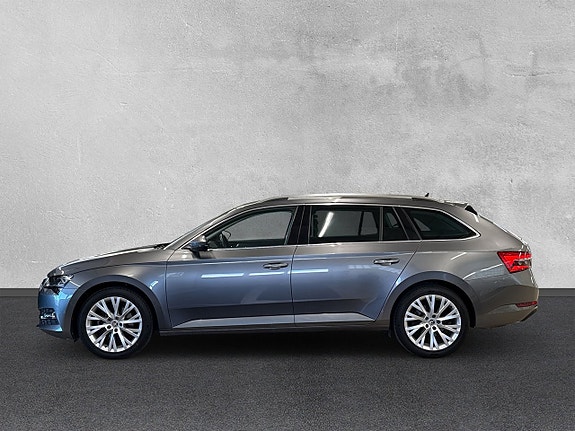 Skoda Superb 2 of 5