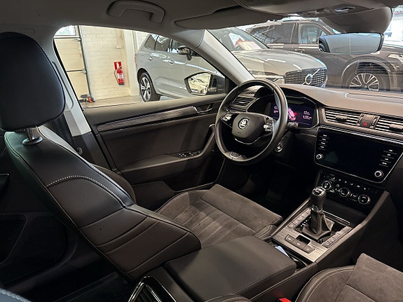 Skoda Superb 22 of 27