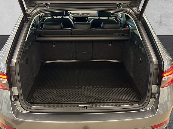 Skoda Superb 9 of 27