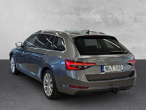 Skoda Superb 3 of 5