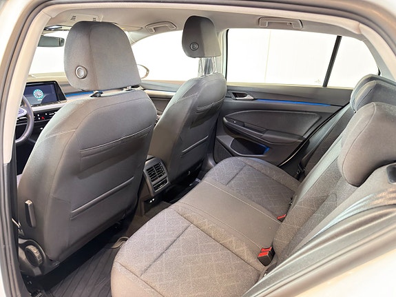 Volkswagen Golf VIII 9 of 13