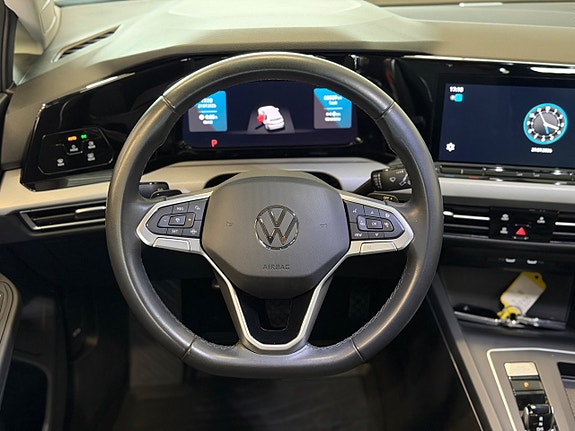 Volkswagen Golf VIII 11 of 13